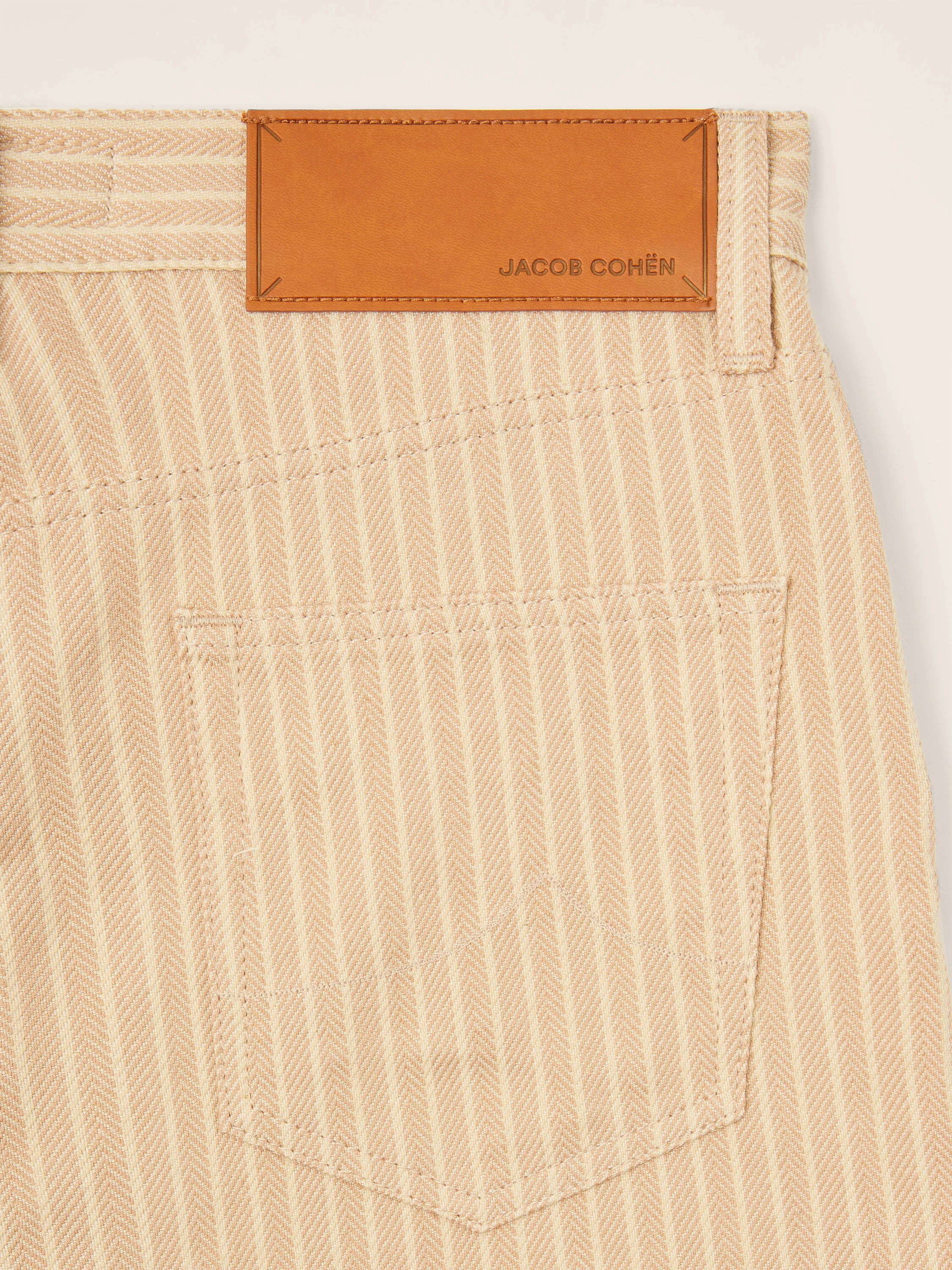 Amber – Cotton-Linen Herringbone Canvas Bermudas - Image 4