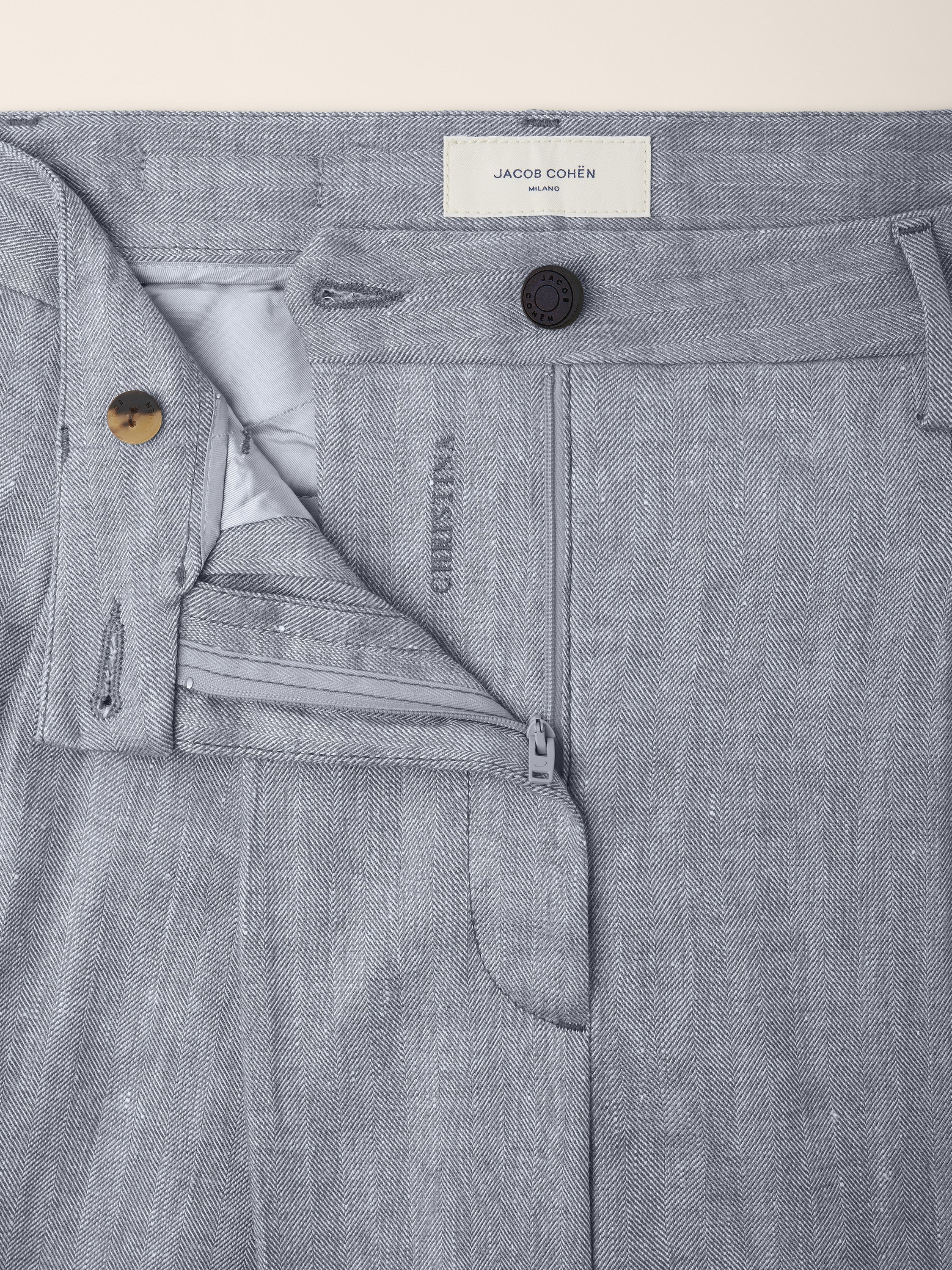 Christina – Linen-Viscose Herringbone Canvas Bermudas - Image 4