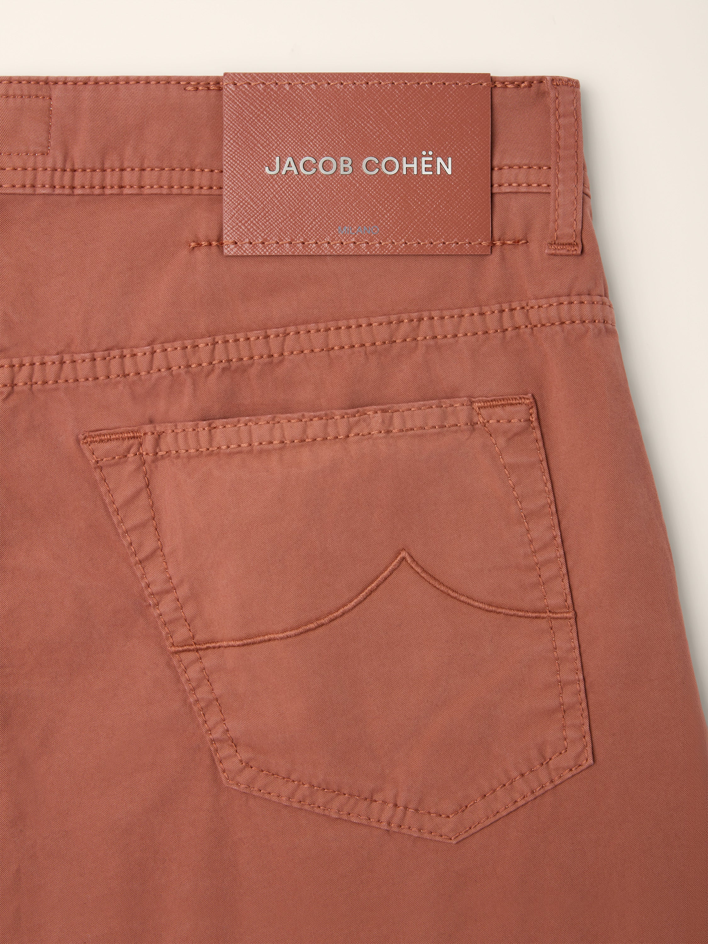 Lou – Bermuda in stretch gabardine - Image 2