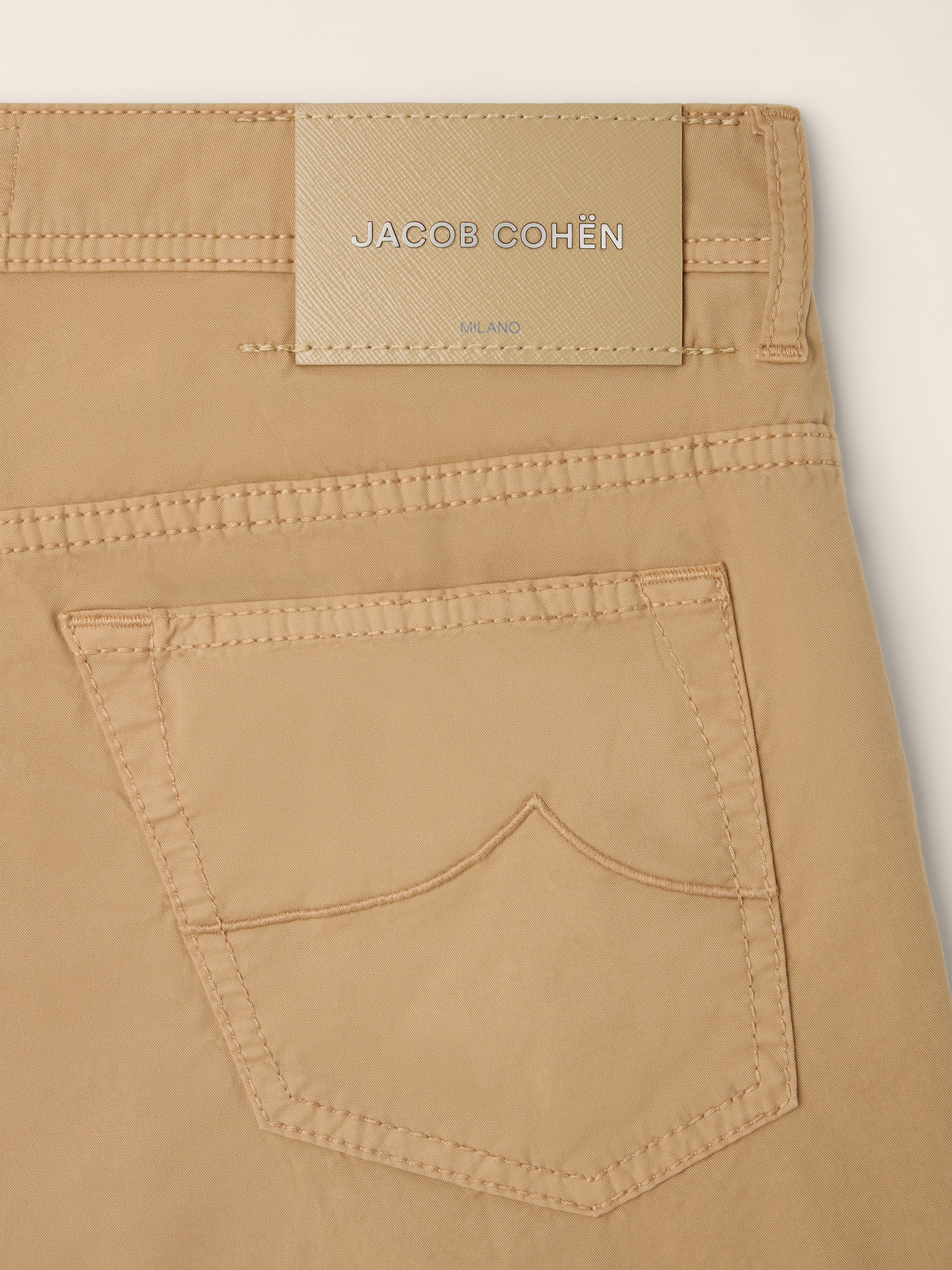Lou – Bermudas in stretch gabardine - Image 2