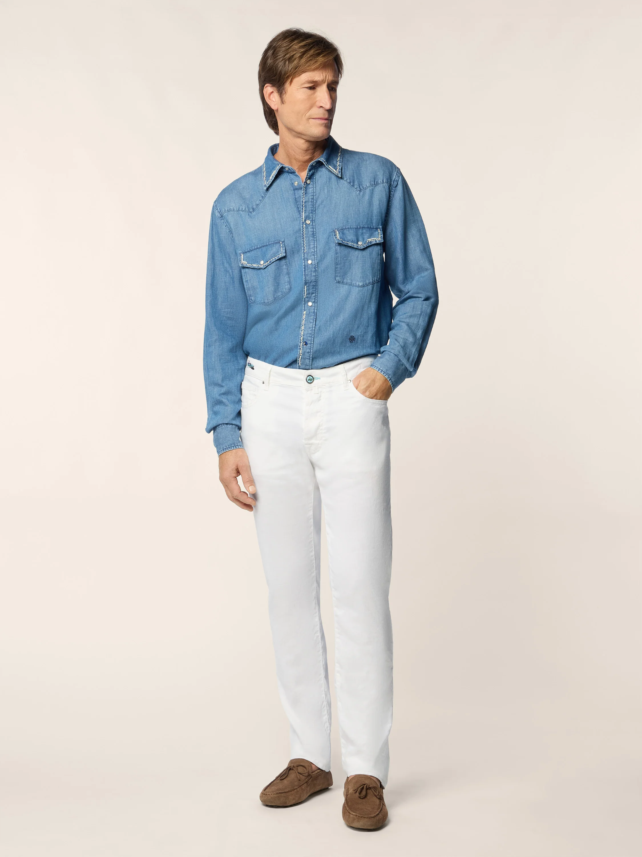 Western Shirt in Cotton-Linen Chambray - Image 2